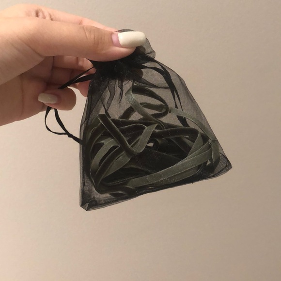 Chokers - Picture 2 of 4